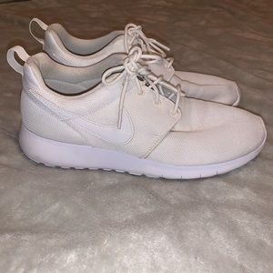 White Nike Roshes